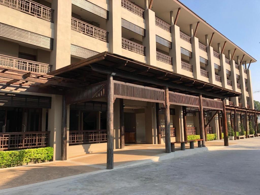帕瓦广场酒店 坤敬 外观 照片