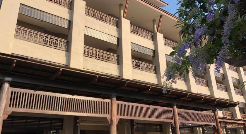 帕瓦广场酒店 坤敬 外观 照片